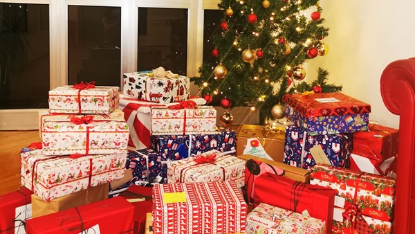 IH Como Team Lingue's Charitable Christmas Project