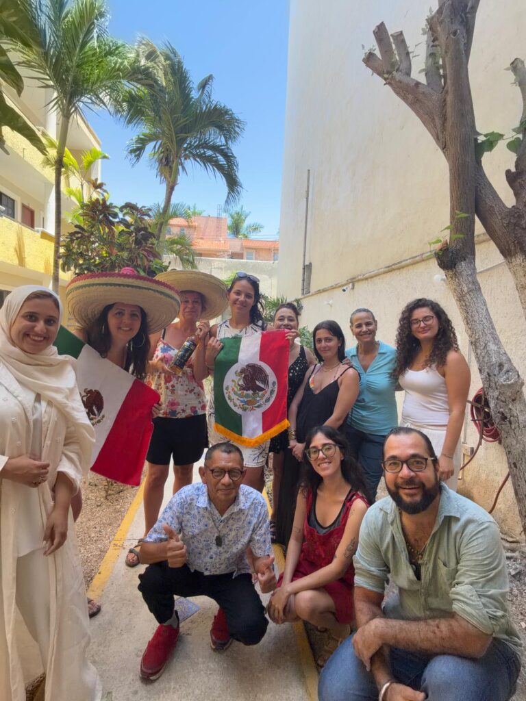 Studenter sammen ved IH Riviera Maya — IH Riviera Maya – Playa del Carmen